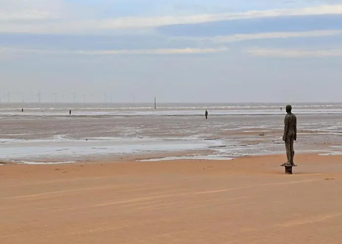 Lovely 2 Bed Full House By The Beach