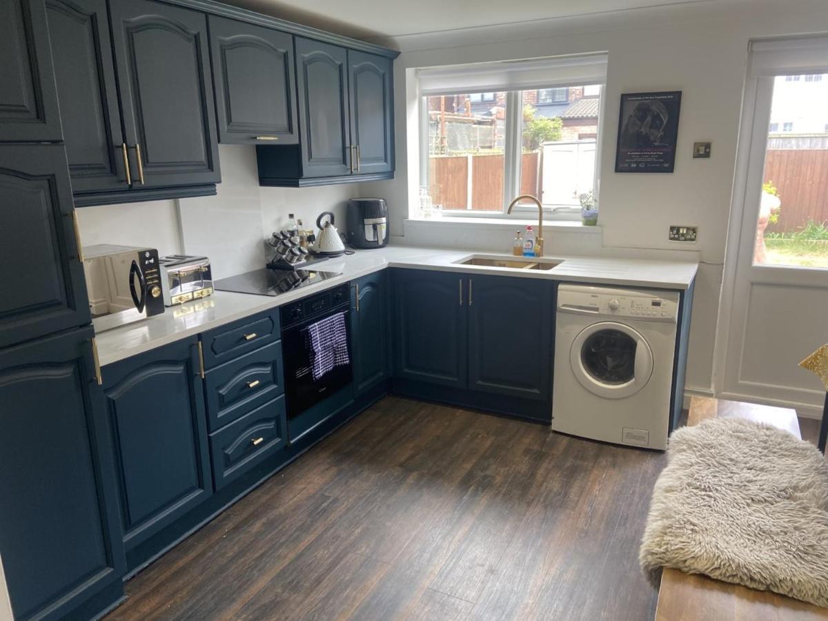 Lovely 2 Bed Full House By The Holiday home