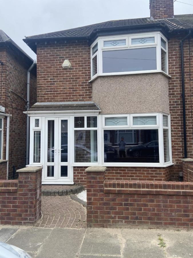 Holiday home Lovely 2 Bed Full House By The